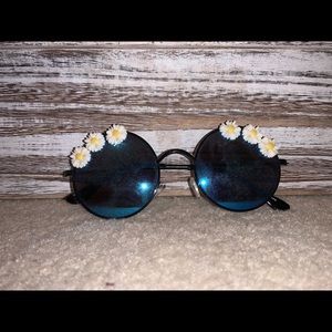 Daisy sunglasses